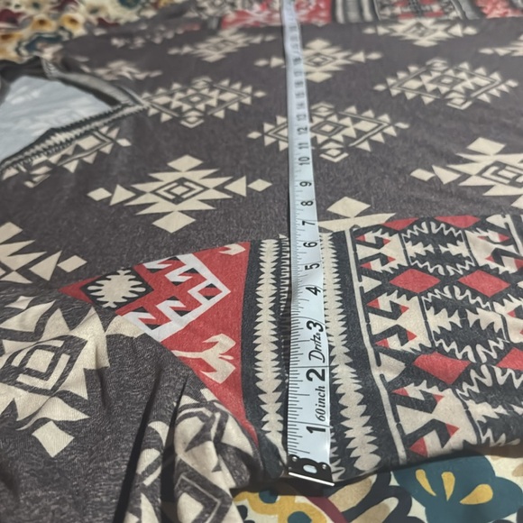 BloomChic Gray and Red Patterned Top - Picture 10 of 12